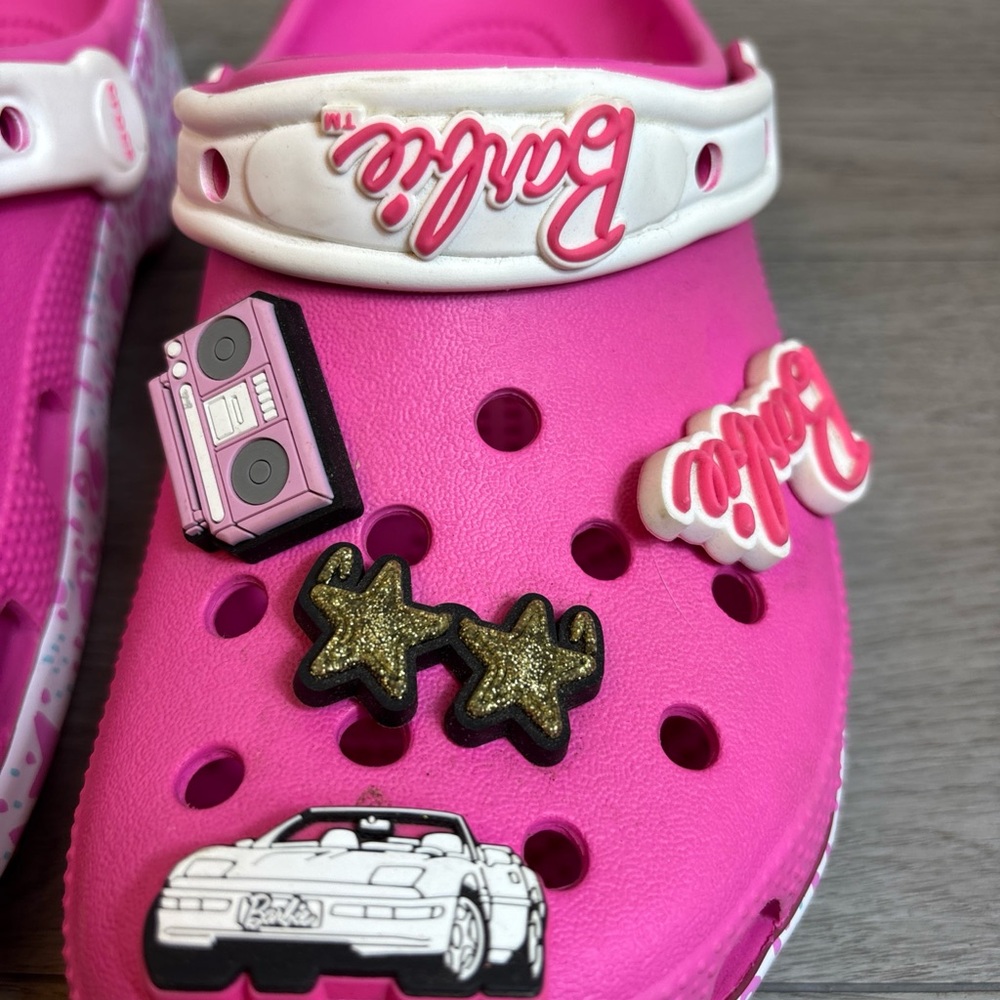 Womens 7 / Mens 5 Crocs Barbie Classic Clog Pink And White With Charms - Picture 3 of 9